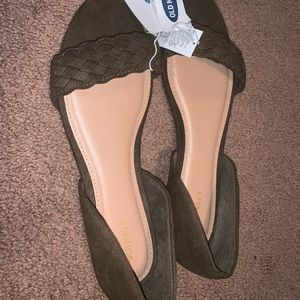 OPEN TOE FLATS